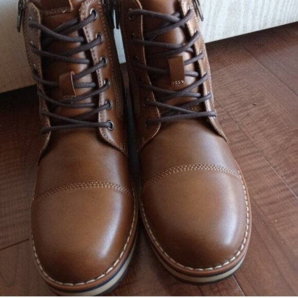 Rock & Republic Men's Tan leather casual boots size 8.5 New With Box - Picture 2 of 5